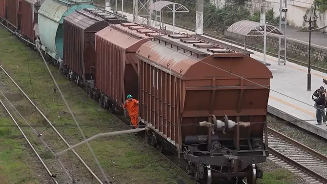 Train Carrying Fuel and Fertilizer Departs Azerbaijan’s Bilajari for Armenia