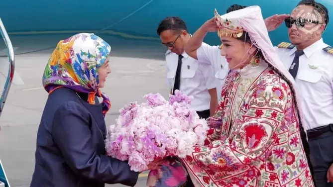 Queen of Malaysia Arrives in Uzbekistan for Cultural and Academic Visit