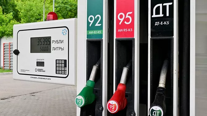 Russia's Fuel Crisis Deepens with New Restrictions in Moscow Region
