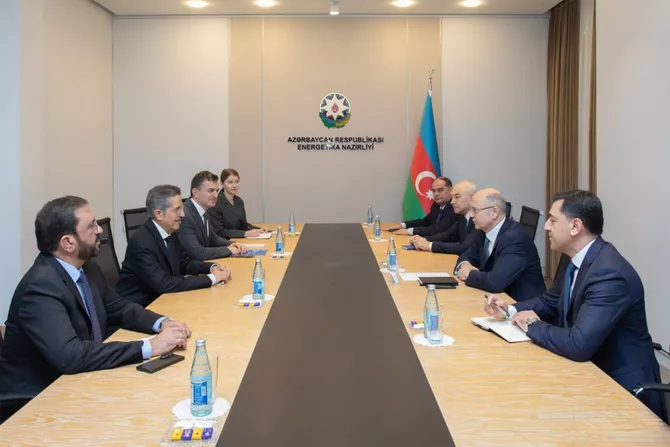 Azerbaijan, ACWA Power Explore Cooperation in Electricity Transmission