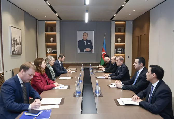 Azerbaijani FM Briefs EU Envoy on Baku-Yerevan Peace Process