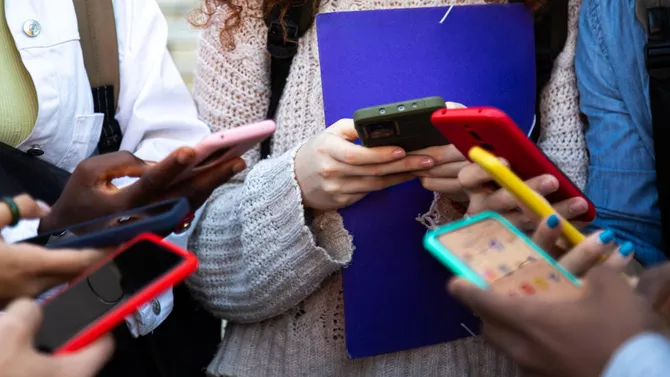 Uzbekistan Mulls Ban On Social Media Access For Children Under 16