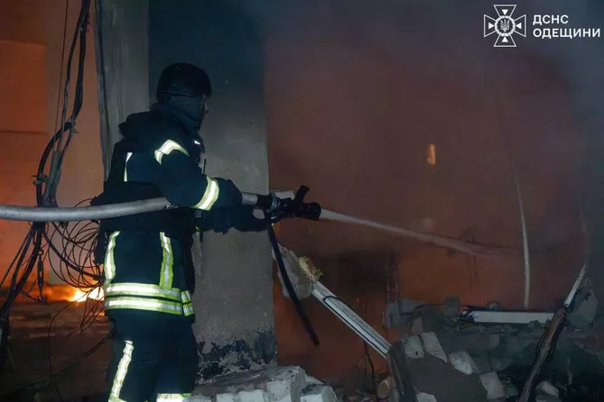 Russian Strikes Hit Odesa, Damaging Homes and Hospitals