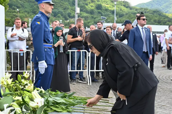 Azerbaijani Parliament Speaker attends commemorative ceremony for Srebrenica victims