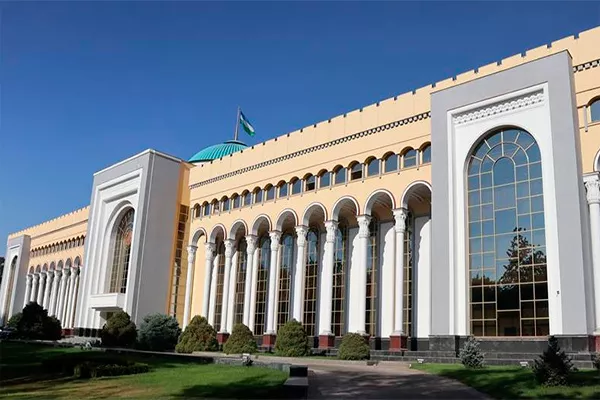 Uzbekistan Alerts Citizens to Heightened US Immigration Raids