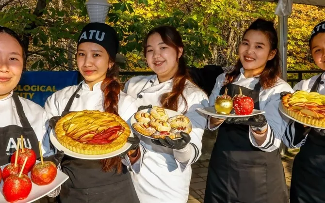Latest News & Breaking Stories | Stay Updated with Caspianpost.com - Kazakhstan Celebrates Its Apple Heritage in a Big Way