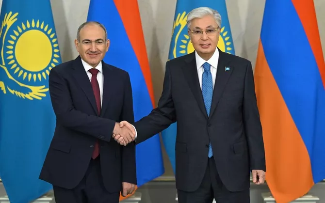 Kazakh President, Armenian PM Hold High-Level Talks in Astana