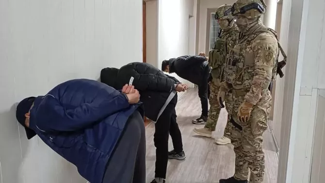 Robbers Posed as Women to Target Shops in Kyrgyzstan - VIDEO