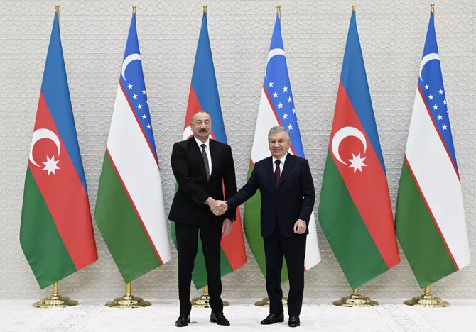 President Ilham Aliyev Holds Bilateral Talks with Uzbek President Shavkat Mirziyoyev in Tashkent
