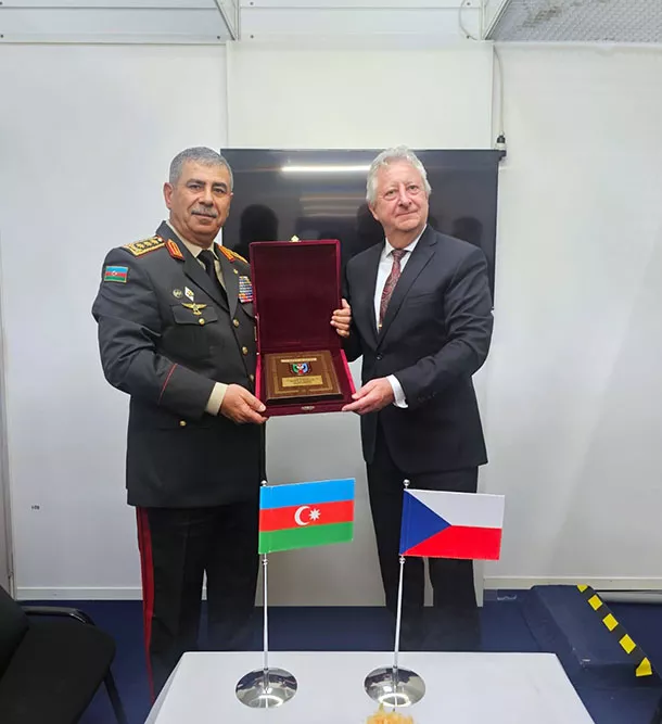 Latest News & Breaking Stories | Stay Updated with Caspianpost.com - Azerbaijan’s Defense Minister Visits IDEB Exhibition in Slovakia