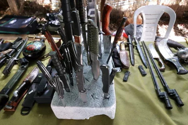 Iran Intelligence Seizes Large Cache of Riot-Related Cold Weapons