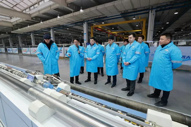 Uzbekneftegaz Studies Advanced Energy Technologies in China