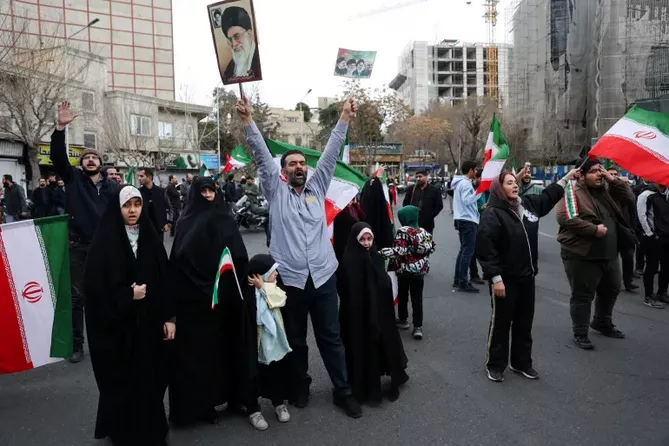 Latest News & Breaking Stories | Stay Updated with Caspianpost.com - Massive Anti‑US and Israeli Protest Erupts in Tehran After Strikes - PHOTOS