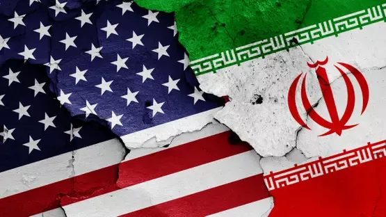 Iran and U.S. Intensify Standoff as Tehran Maintains Control Over Strait of Hormuz