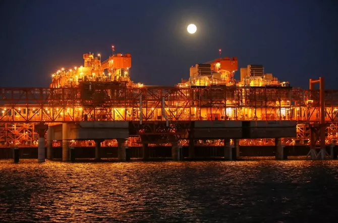 Kazakhstan Suspends CPC Oil Loadings, Cuts Production Volumes