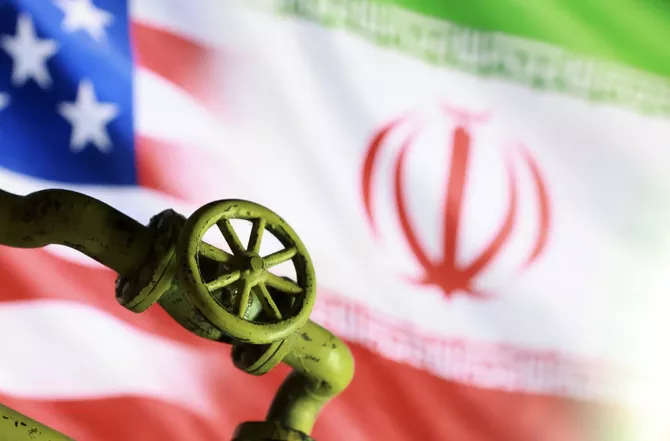 Oil Market Starts Pricing in a Prolonged Hormuz Crisis