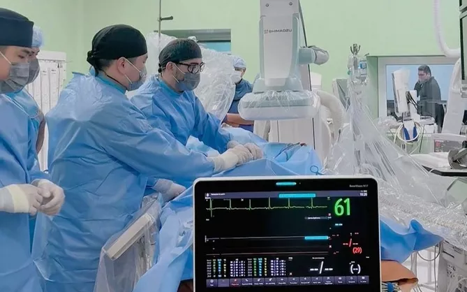 Kazakh Doctors Replace Heart Valves Without Anesthesia