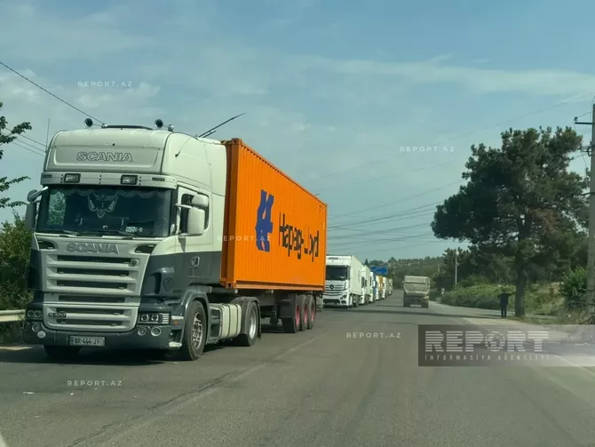 Azerbaijani Truckers Stuck at Georgia Border Amid Diplomatic Inquiry