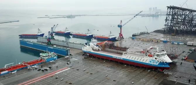 Baku Shipyard to Build Two Container Ships for Kazakhstan