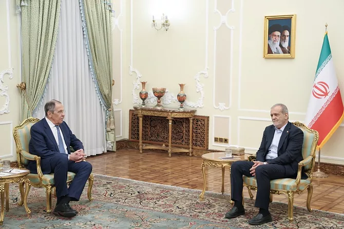Russia, Iran Seek Closer Coordination Within BRICS, SCO, EAEU