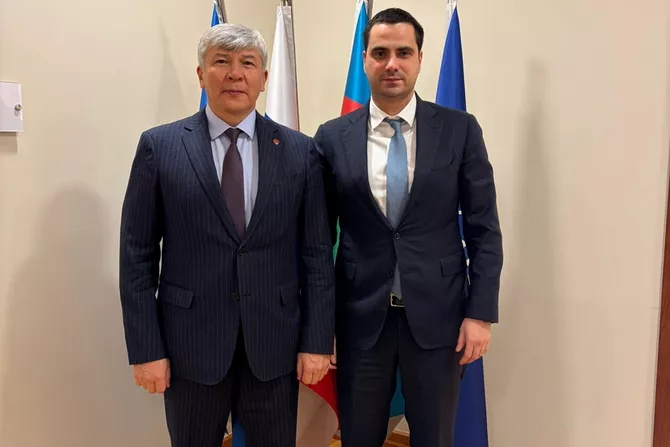 Slovak, Kyrgyz Ambassadors to Azerbaijan Discuss Regional Issues