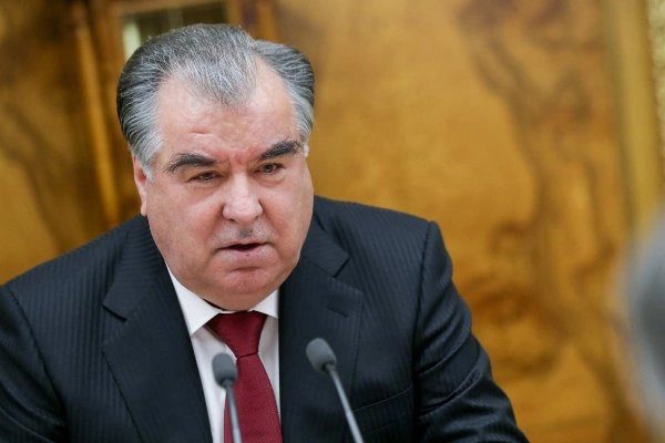 Tajik Leader Proposes Building Major Oil Refinery in Central Asia