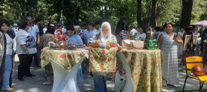 Latest News & Breaking Stories | Stay Updated with Caspianpost.com - Tashkent Hosts National Costumes Festival