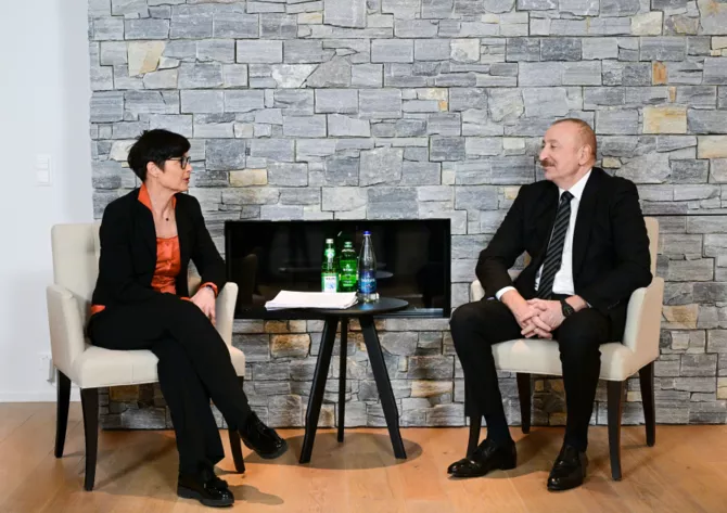 President Aliyev Meets with European Commissioner for Enlargement in Davos