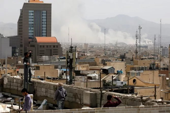 Latest News & Breaking Stories | Stay Updated with Caspianpost.com - Massive Anti‑US and Israeli Protest Erupts in Tehran After Strikes - PHOTOS