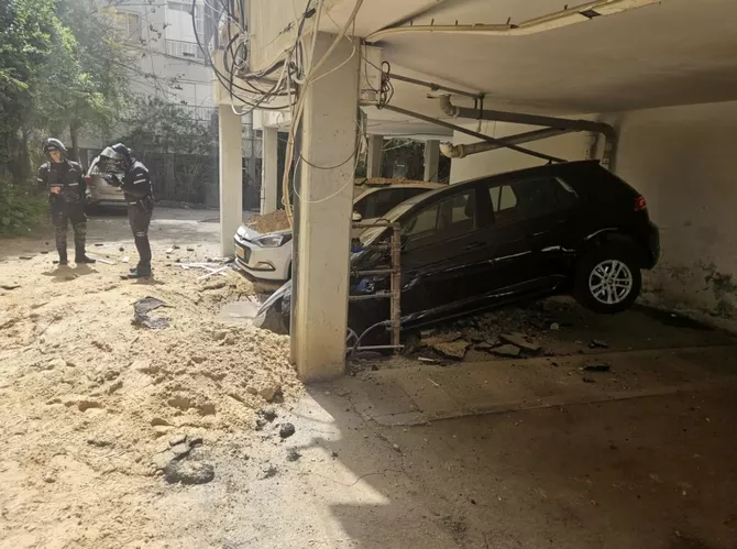 Iranian Missile Attack in Central Israel Claims at Least One Life - VIDEO