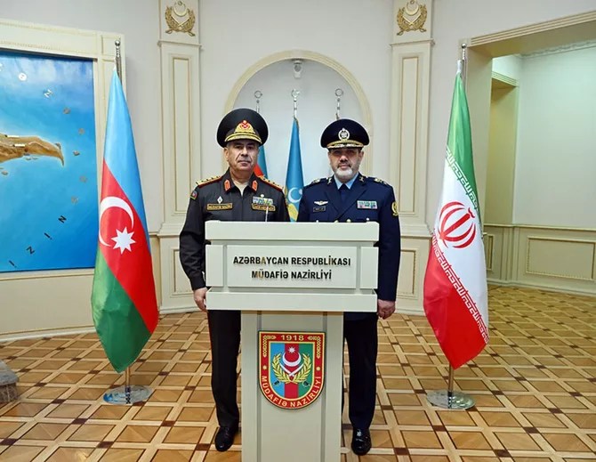 Azerbaijani and Iranian Defense Ministers Hold Talks in Baku