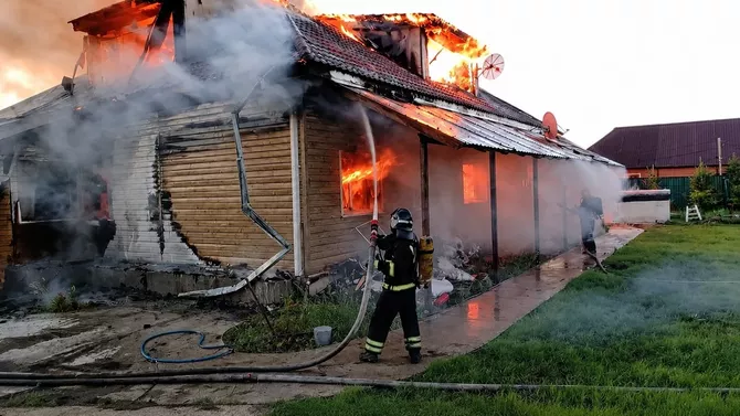Kazakh Firefighters Avert Potential Explosion During House Fire in Kokshetau