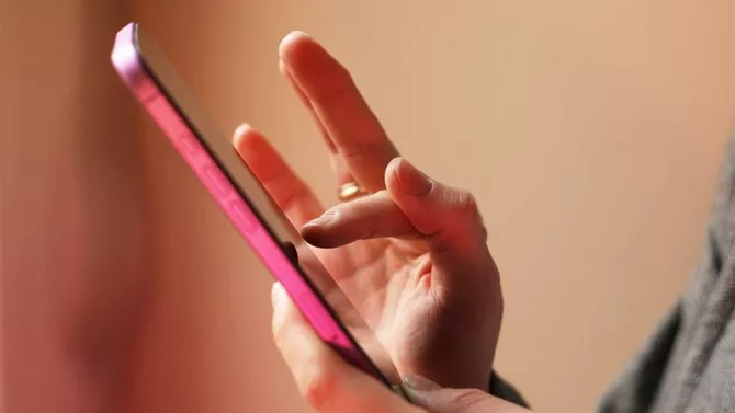 Russia May Mandate Domestic AI on Devices