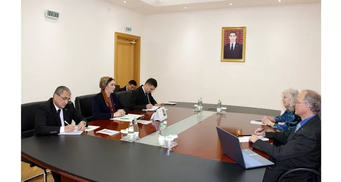 Turkmenistan, US Firm Expand Cultural and Educational Ties