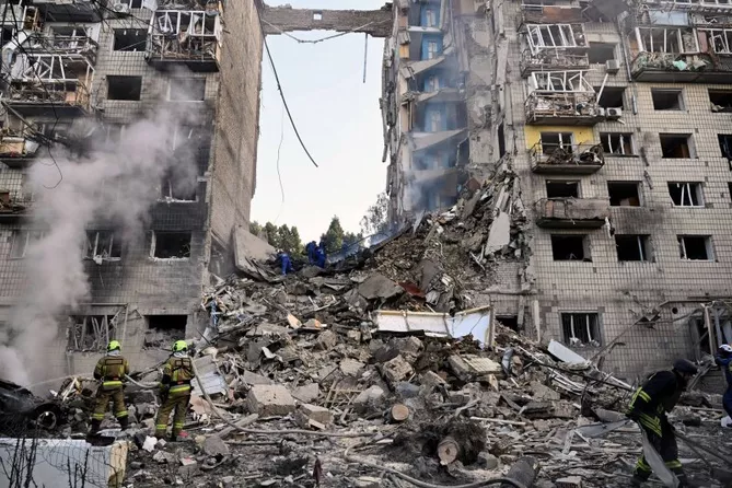 Russian Overnight Attacks Kill At Least 2, Injure 15 in Ukraine