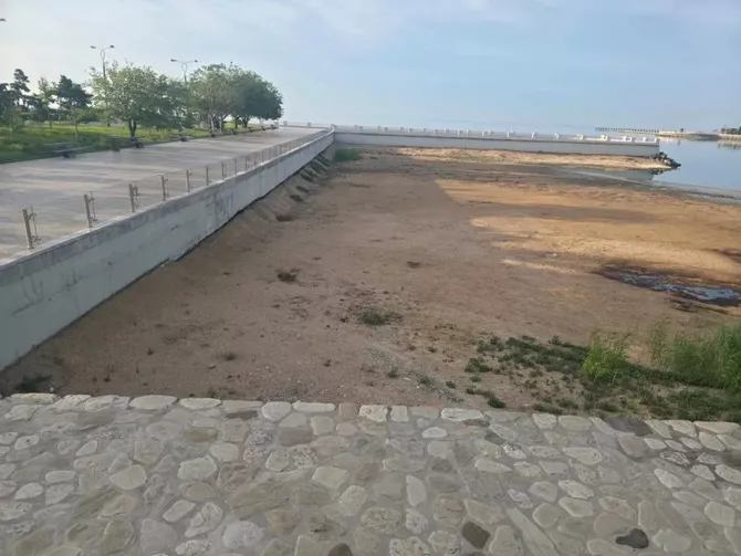 Latest News & Breaking Stories | Stay Updated with Caspianpost.com - The Caspian’s Disappearing Waters Threaten Ports, Wildlife and Coastal Cities - PHOTOS