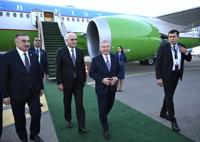 Presidents of Uzbekistan, Kyrgyzstan, Tajikistan Arrive in Azerbaijan for CICA Summit