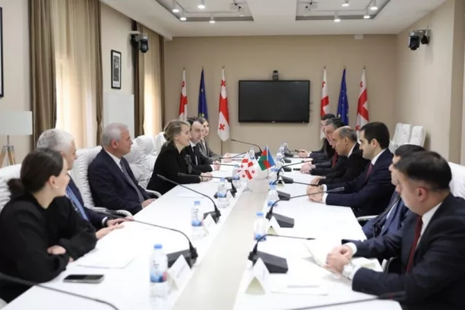 Azerbaijan, Georgia Discuss Creation of Joint College