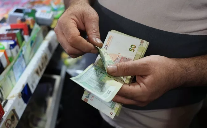 Iranian President Approves Redenomination of National Currency