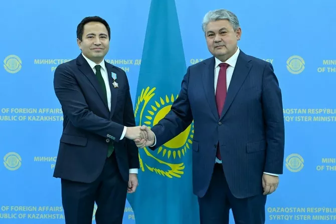 Latest News & Breaking Stories | Stay Updated with Caspianpost.com - Kazakh President Awards Ambassador to Azerbaijan with “Kurmet” Order