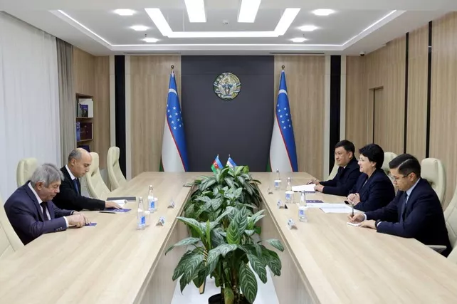 Azerbaijan, Uzbekistan Discuss New Education Partnership at QS Eurasia Forum 2025