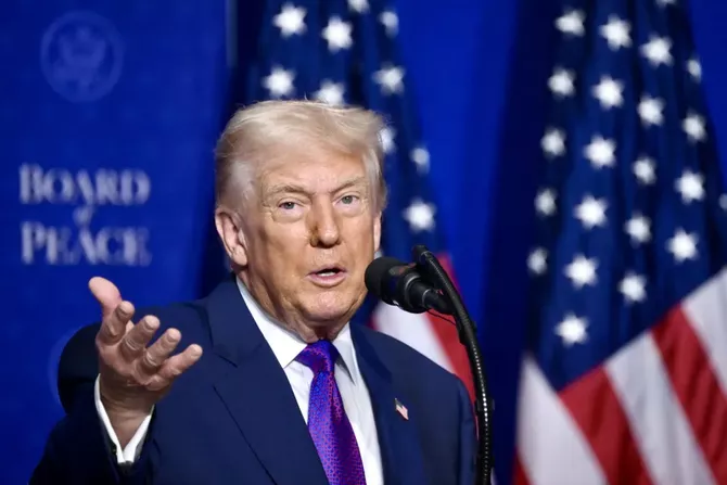 Trump Issues 15-Day Ultimatum to Iran on Nuclear Deal, Warns of Consequences