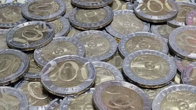 Kazakhstan Faces Oil Output Dip as Economic Growth Slows