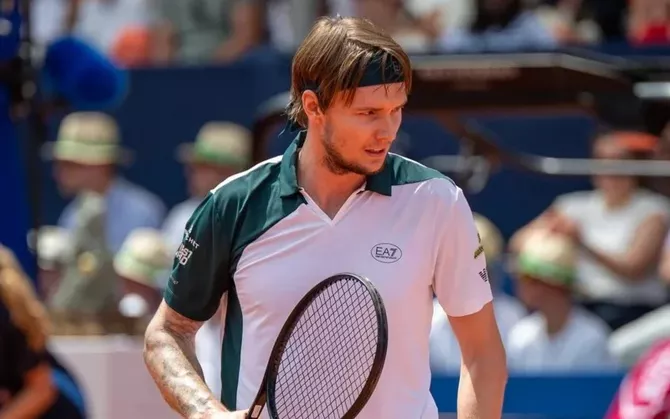 Kazakh Tennis Star Storms Into Generali Open Semifinals in Austria ...