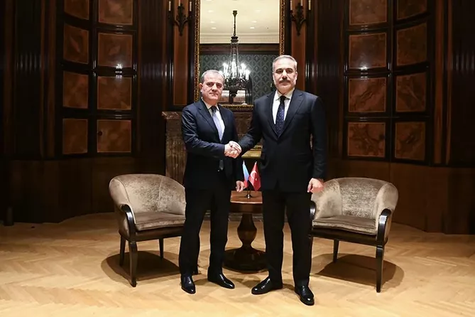 Azerbaijani , Turkish FMs Hold Talks on Regional Cooperation in Vienna