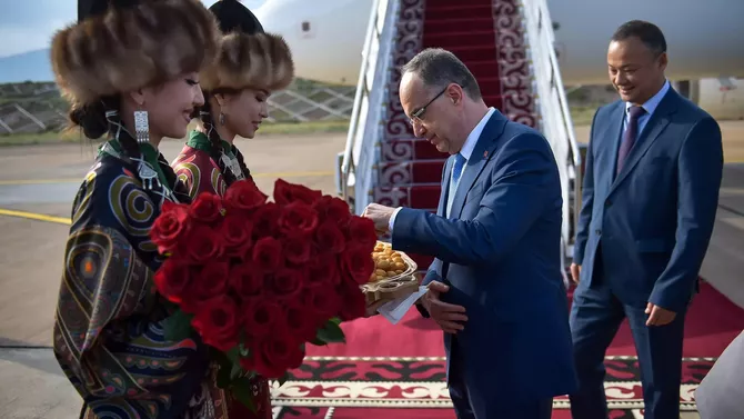 Kyrgyzstan Welcomes Albanian President on Official Visit
