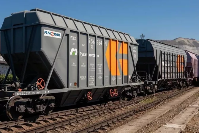 Azerbaijan Dispatches Fertilizer Wagons to Armenia