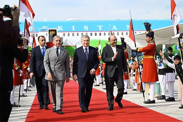 Uzbek Leader Begins High-Level State Visit to Pakistan