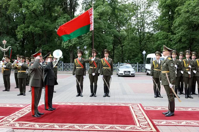 Latest News & Breaking Stories | Stay Updated with Caspianpost.com - Azerbaijani and Belarusian Defense Ministers Discuss Regional Security Challenges
