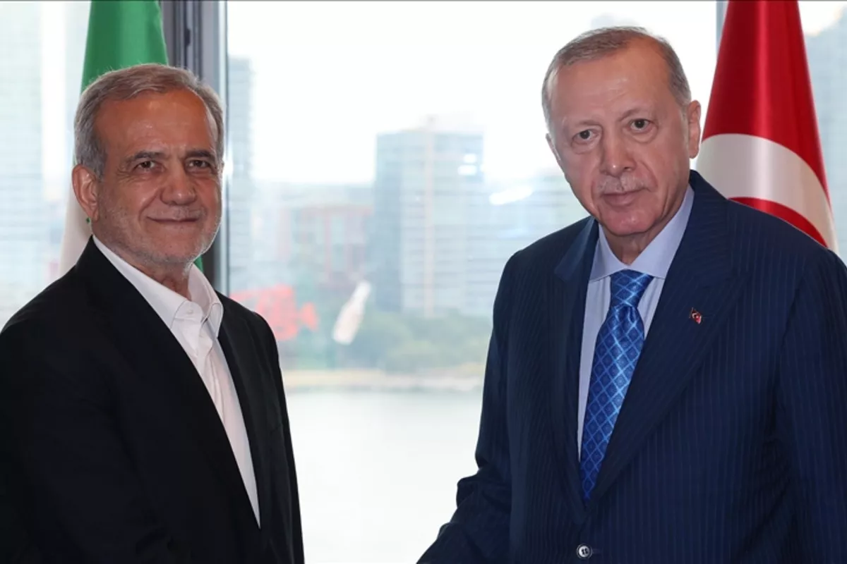 Pezeshkian Emphasizes Strengthening Bilateral Relations with Türkiye